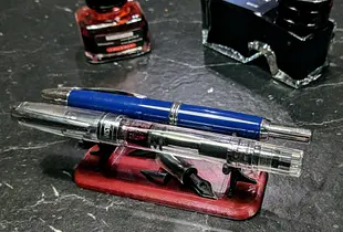 Universal Pen Stand