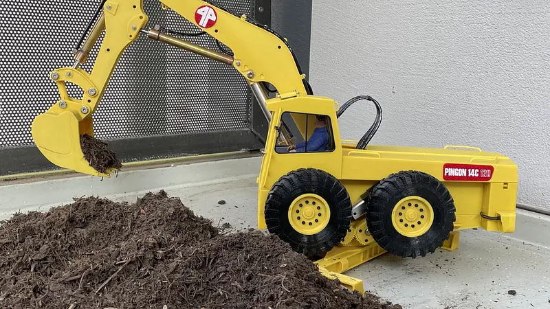 3D PRINTABLE "SITTING BULL" 14C RC HYDRAULIC EXCAVATOR IN 1:14 SCALE