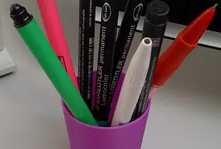 Simple, small pen holder cup