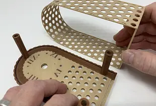 'Antique' Auto Correcting Analog Clock