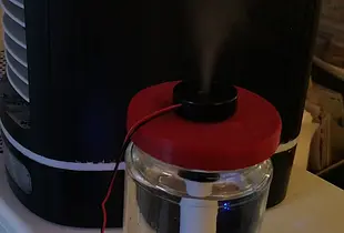 Lid to install mini-USB-humidifier
