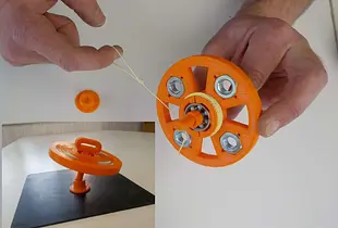 Toupie à main avec lanceur ficelle