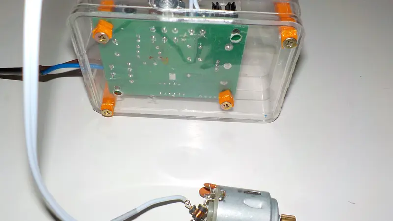 Écrou pour vis tôle ou bois