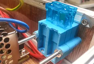 Stackable Fuseholder