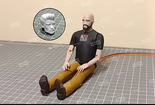 1/10 Turning Head RC Driver With Movable Arms