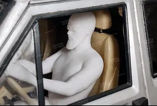 1/10 Driver With Beard And Sunglasses