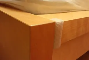 Marker for the corner of bed (glow in the dark)