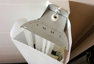 Angle mount for fluorescent tube armature