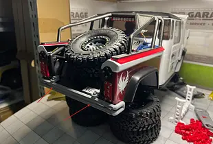 VANQUISH VS4-10 PHOENIX&FORDYCE REAR CRASH BARRIER