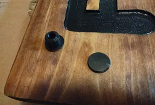 Screw caps for 10 mm mounting holes