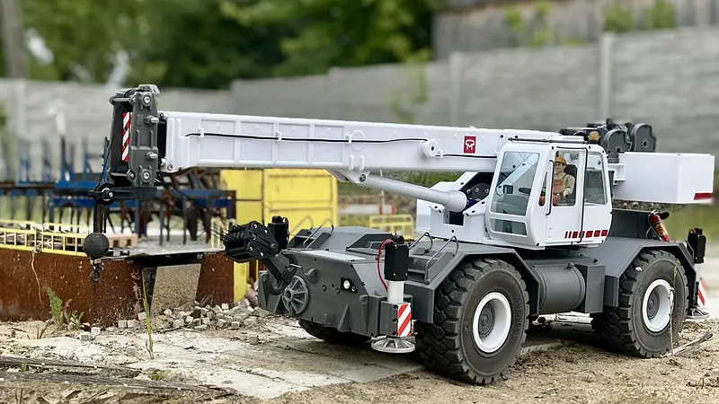 1/14 T-REX Rough Terrain Crane (RC)