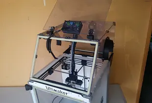 Temp Controlled Build Enclosure for UM2