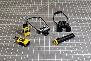 Pack of 1/6 Scale Accessories: Camera, Walkie Talkies, Binoculars and Flashlight